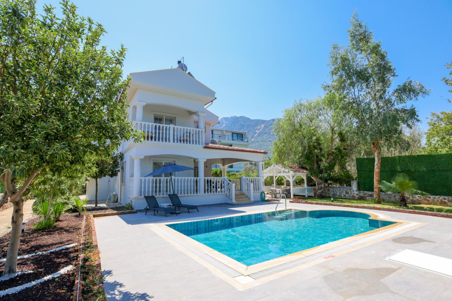 Villa Derinsu : Fethiye Ovacık Bölgesinde 8 Kişilik Lüks Tatil Villası.