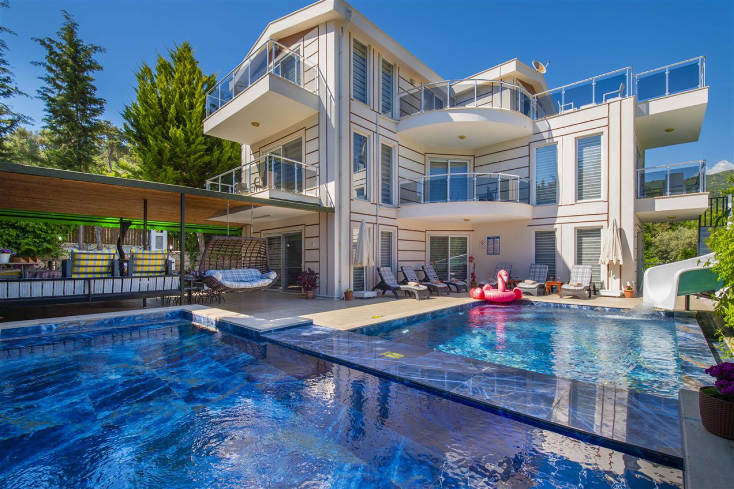 Villa disney 2  (10) Kişilik Muhafazakar Aile ve Balayı Villası