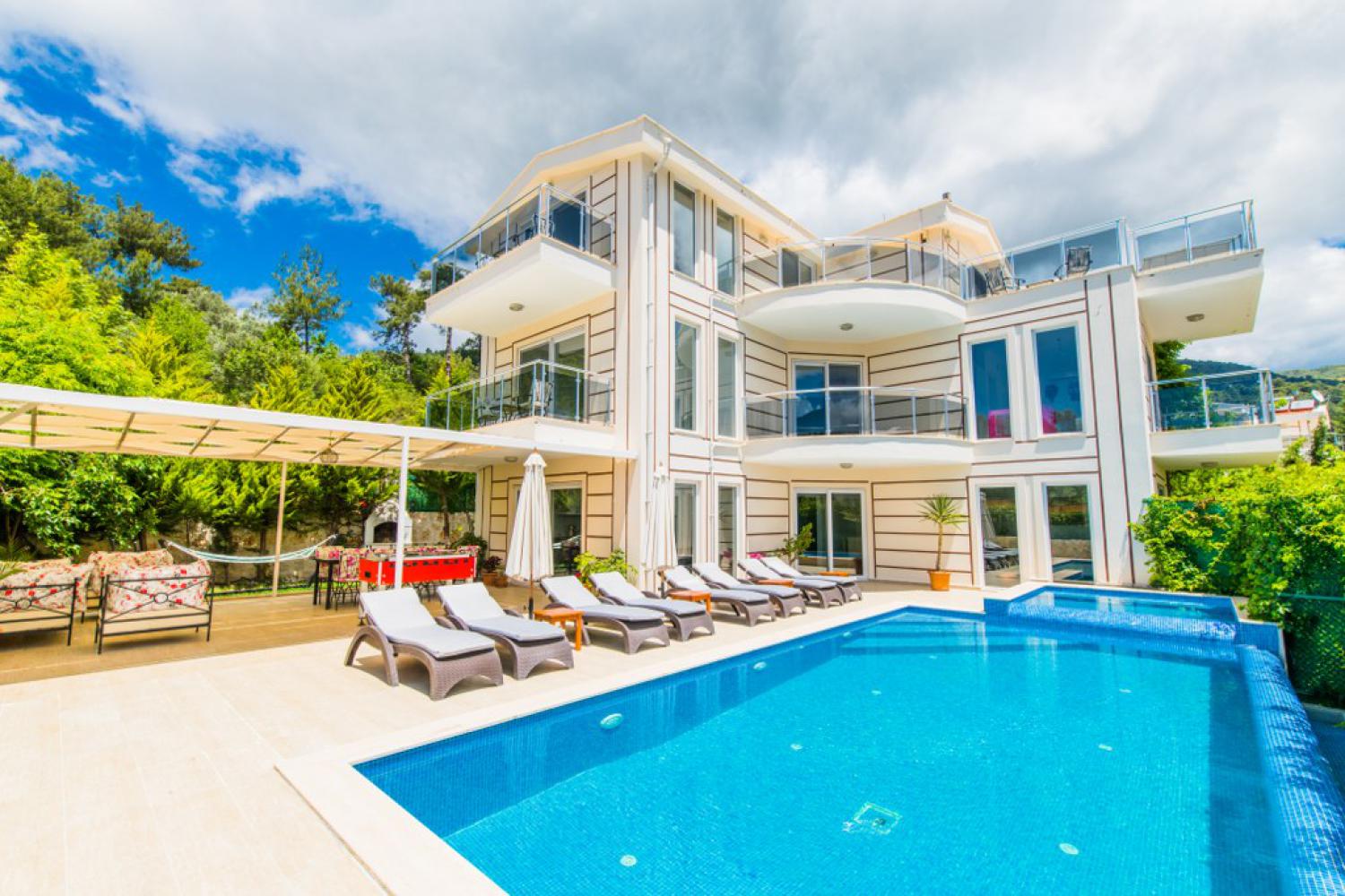 Villa disney 3  (8) Kişilik Muhafazakar Aile ve Balayı Villası