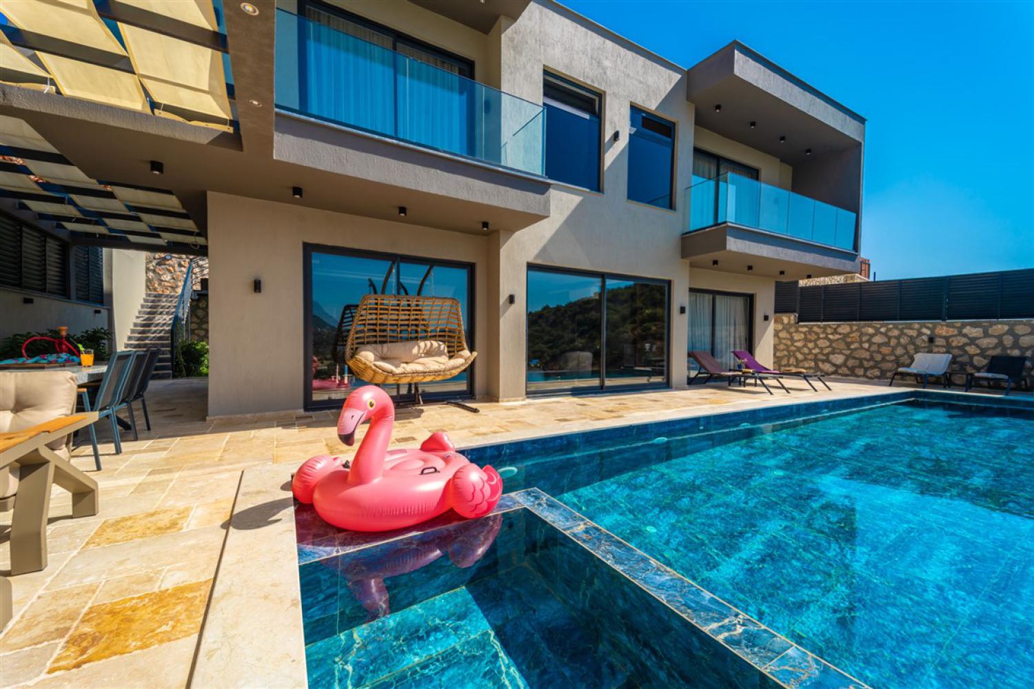 Villa Divan ; Kalkan Ordu'da saunalı,hamamlı 6 Kişilik Kiralık Tatil Villası.