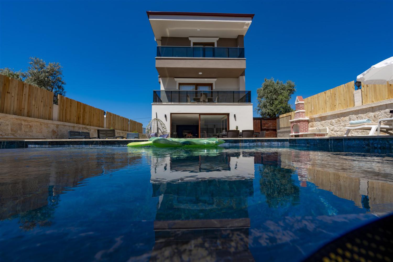 Villa Doğa Kumdağı (7) Kişilik Deniz Manzaralı Geniş Aile ve Arkadaş Villası