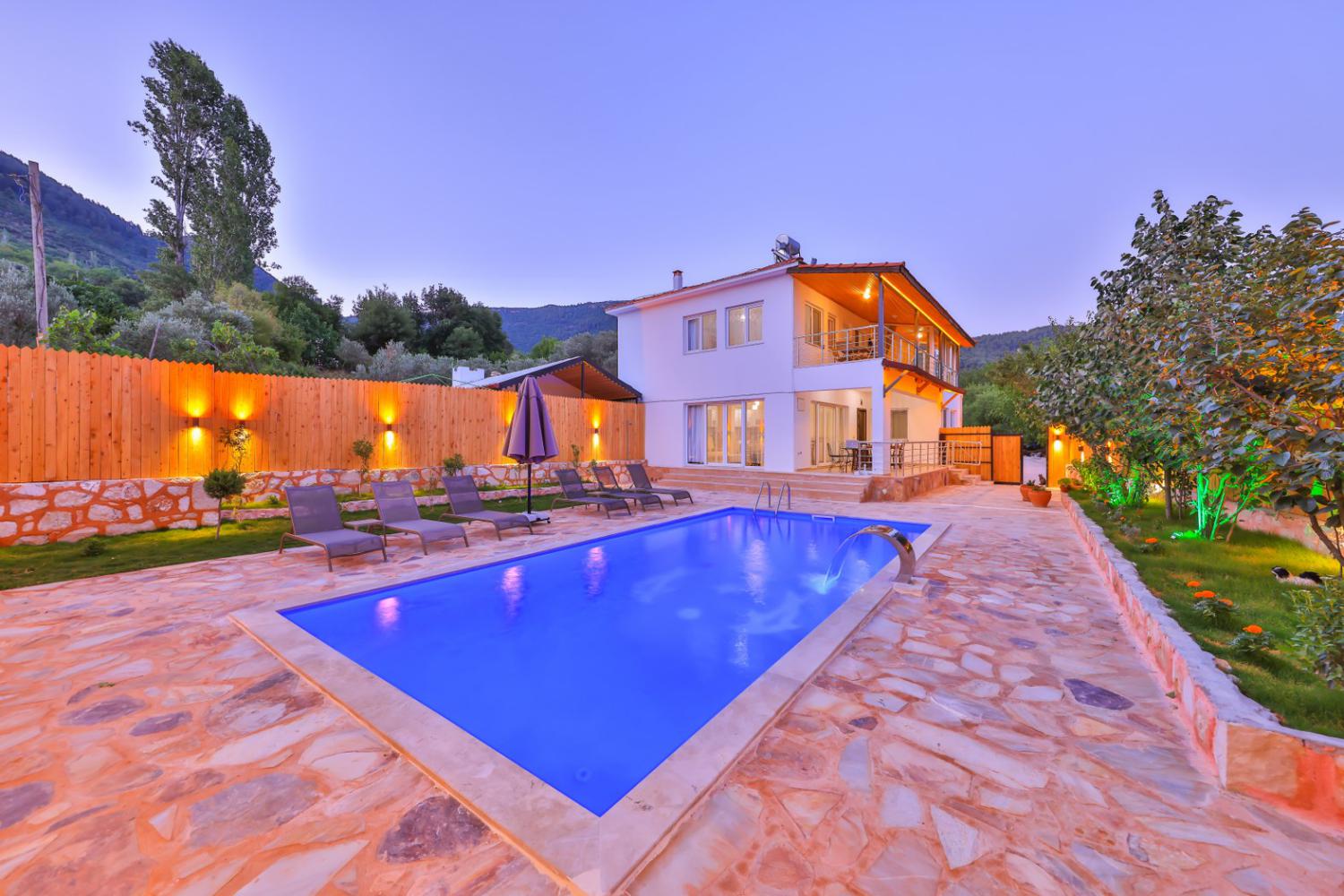 Villa DR | Doğa İçinde Muhafazakar 10 Kişilik Tatil Villası 🌿