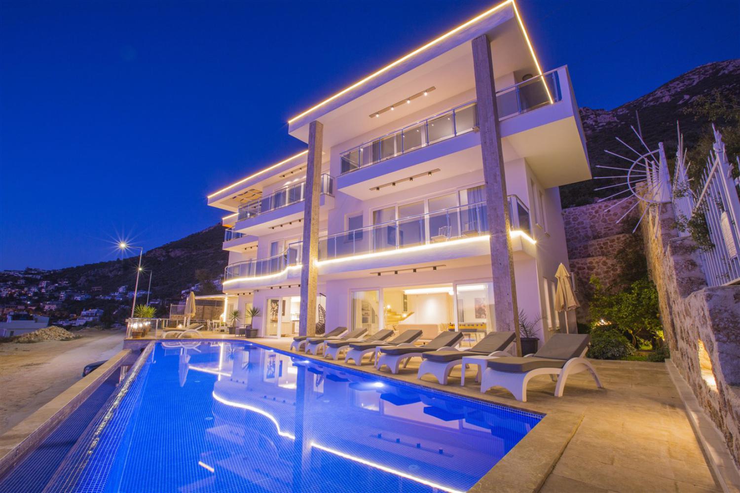 Villa Eagles Lodge | Kalkan’da Lüks 6 Odalı Manzaralı Villa 🦅
