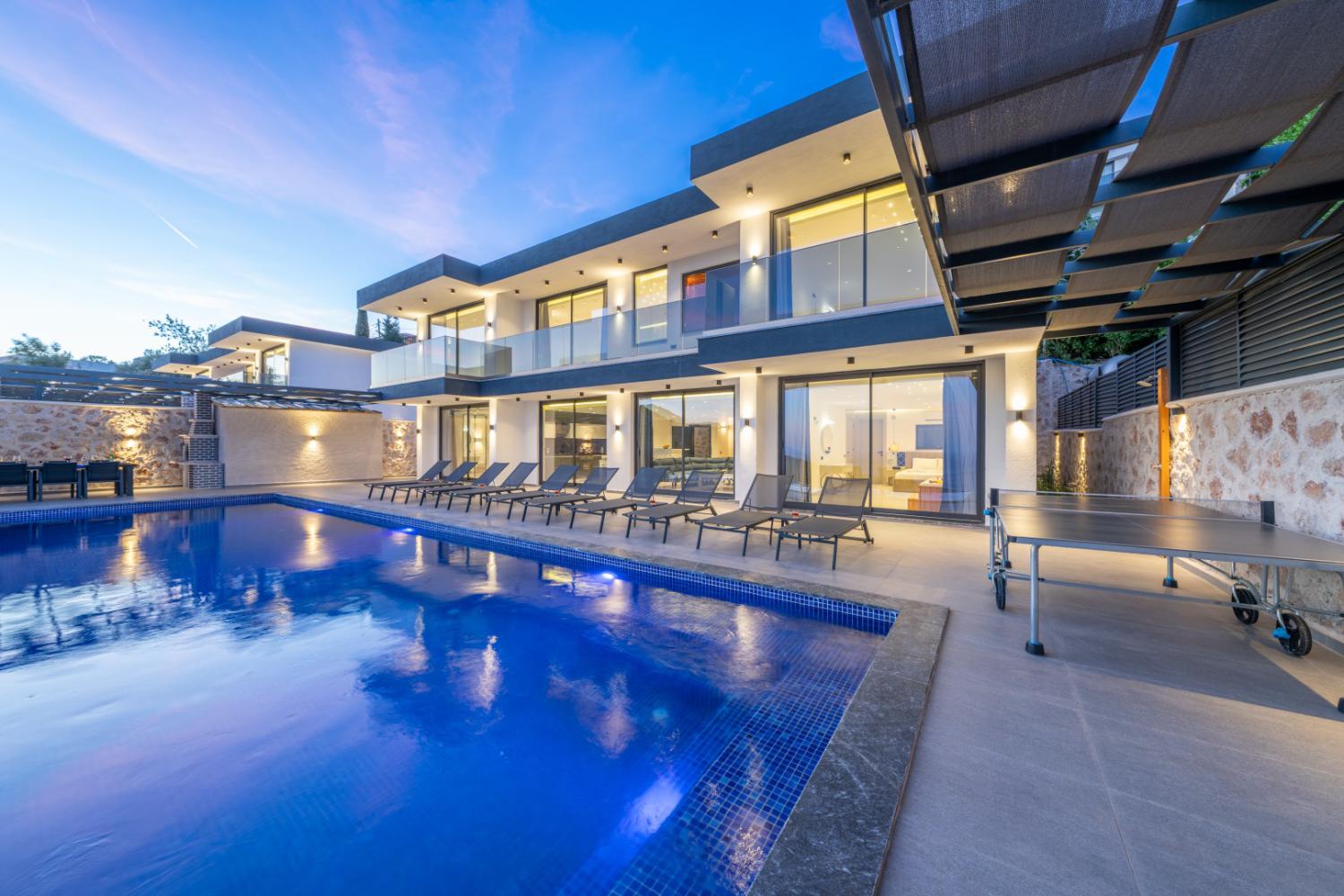 Villa Elit 3 – Kalkan’da Deniz Manzaralı, Jakuzili ve Geniş Tatil Villası 🌊✨