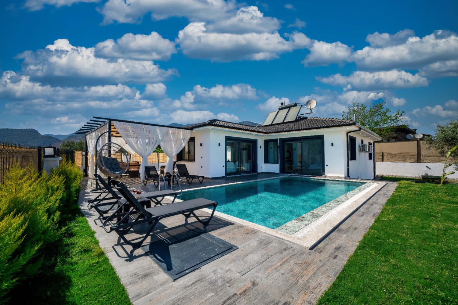 Villa elysian House, Fethiye'de (6) kişilik jakuzili geniş aile ve arkadaş grupları için uygun Villa