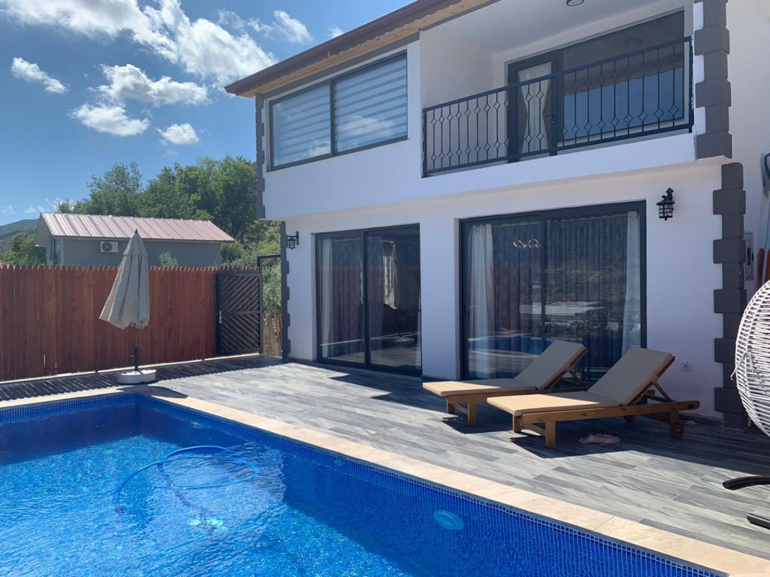 Villa Emir Sarıbelen ; Kalkan sarıbelen bölgesinde bulunan 2 kişilik balayı villası