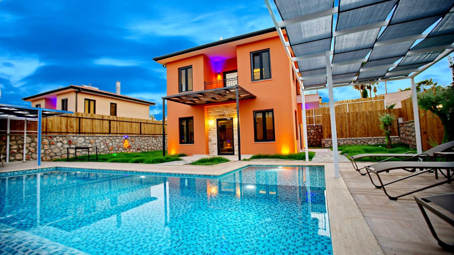 Villa Ersan 4, Kalkan Patara' da 2 yatak odalı, 4 kişilik jakuzili balayı villası