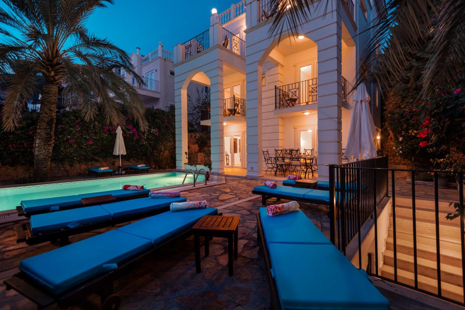 Villa Esinti Kalamar, Kalkan'da (8) Kişilik Deniz Manzaralı Kiralık Villa