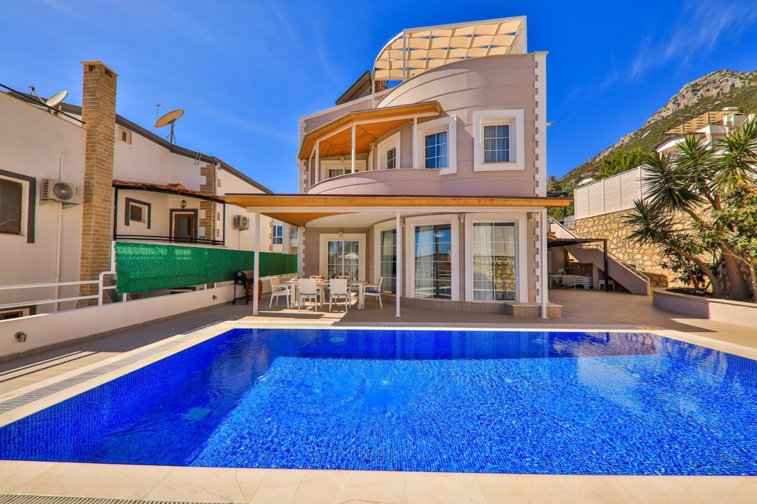 Villa Bitcoin - Kalkan Kızıltaş’ta Lüks 10 Kişilik Tatil Villası 🏡