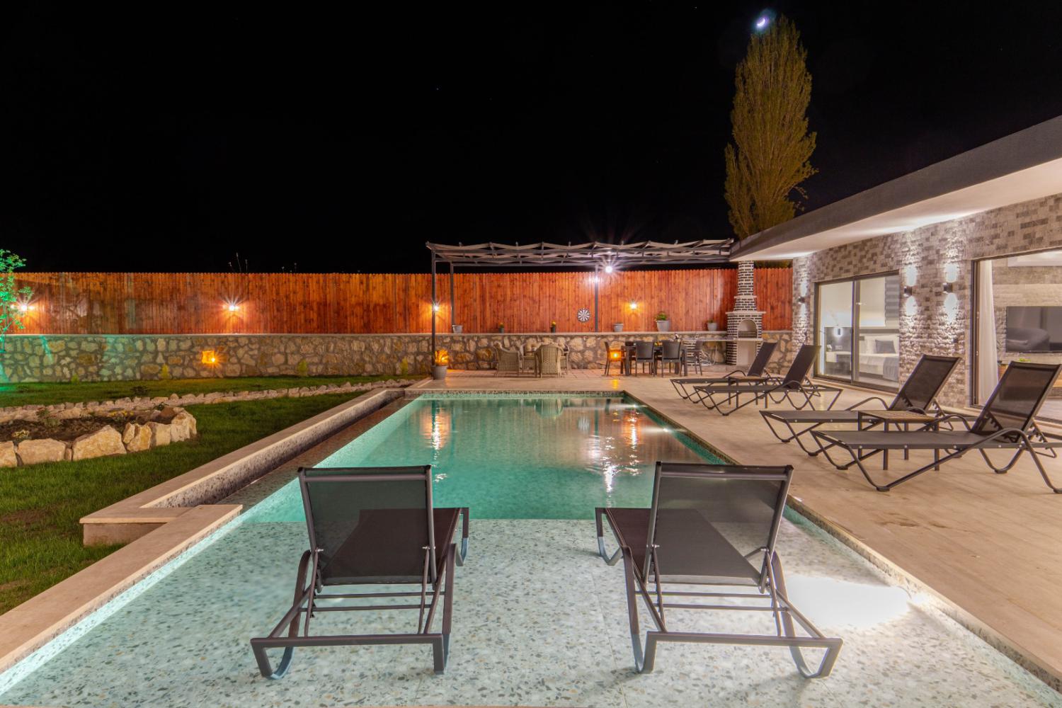 Villa Eylül Bezirgan; Kalkan Bezirgan Bölgesinde (5) Kişilik Kiralık Balayı Villası