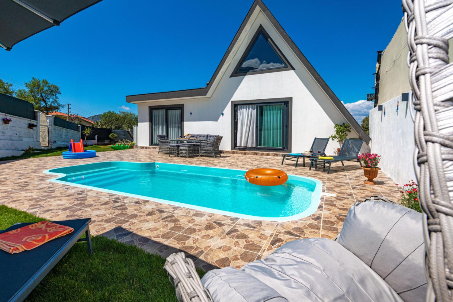 Villa Eymen Ovacık; Fethiye Ovacık bölgesinde yer alan (4) kişilik balayı villası