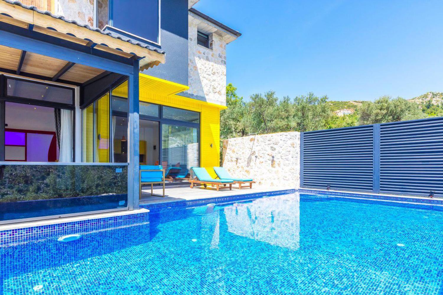 Villa Feliks; Kalkan İslamlar'da Kapalı Isıtmalı Havuzlu Balayı Villası