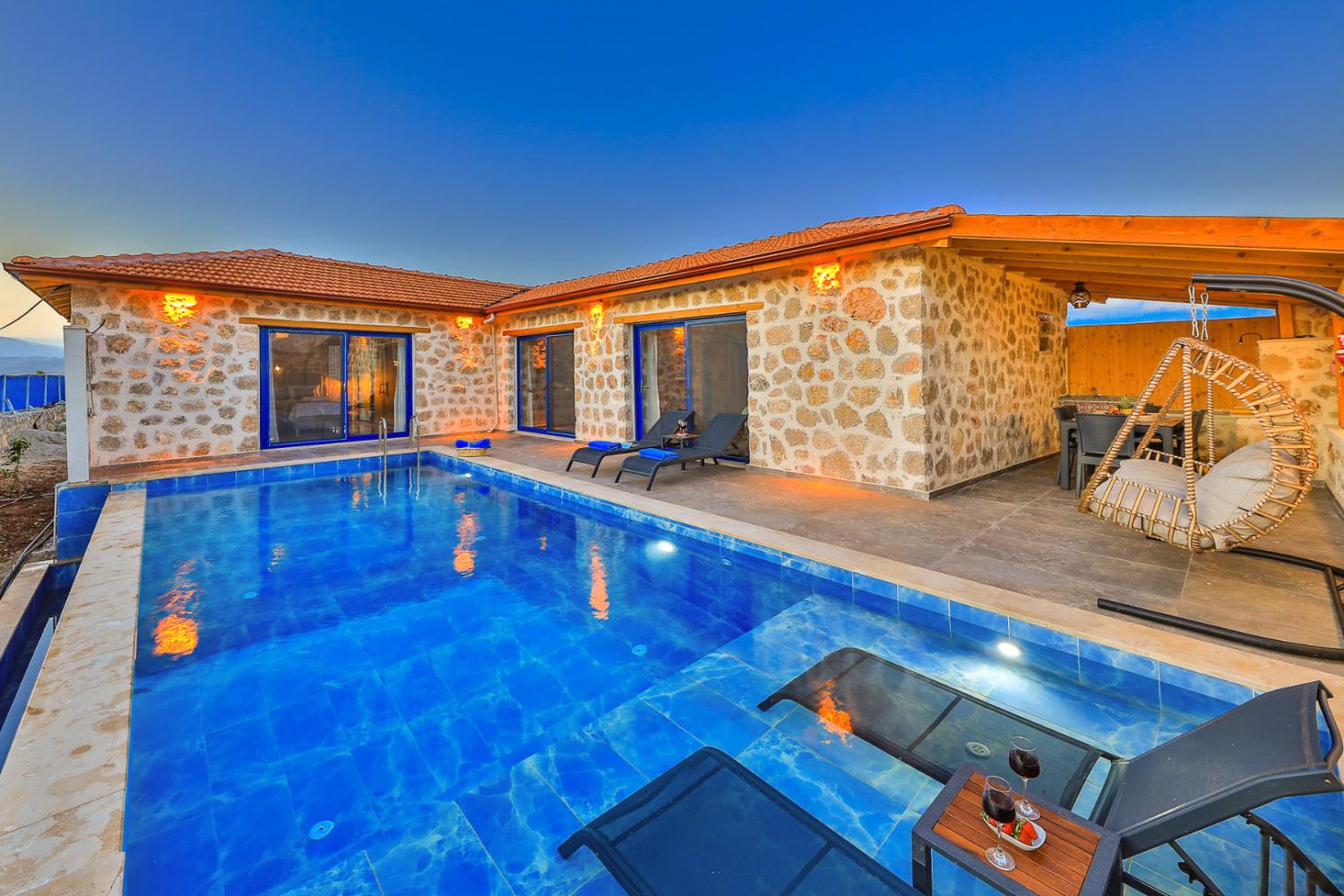 Villa Flower Blue | Kalkan Patara’da Jakuzili, Özel Havuzlu Lüks Villa