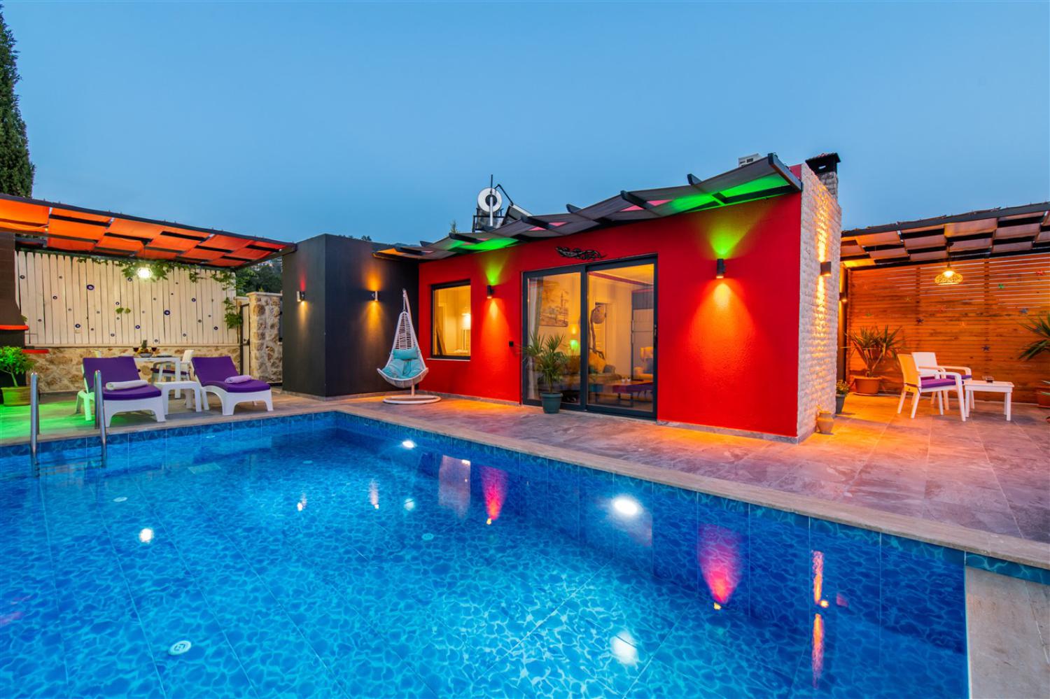 Villa Gece Üzümlü, Kalkan'da (2) Kişilik Deniz Manzaralı Kiralık Muhafazakar Balayı Villası