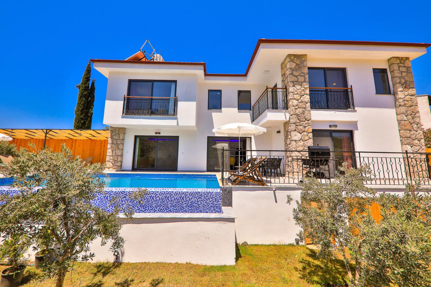 Villa Delfin Green | Patara’da Jakuzili & Bahçeli Doğa Villası 🌿
