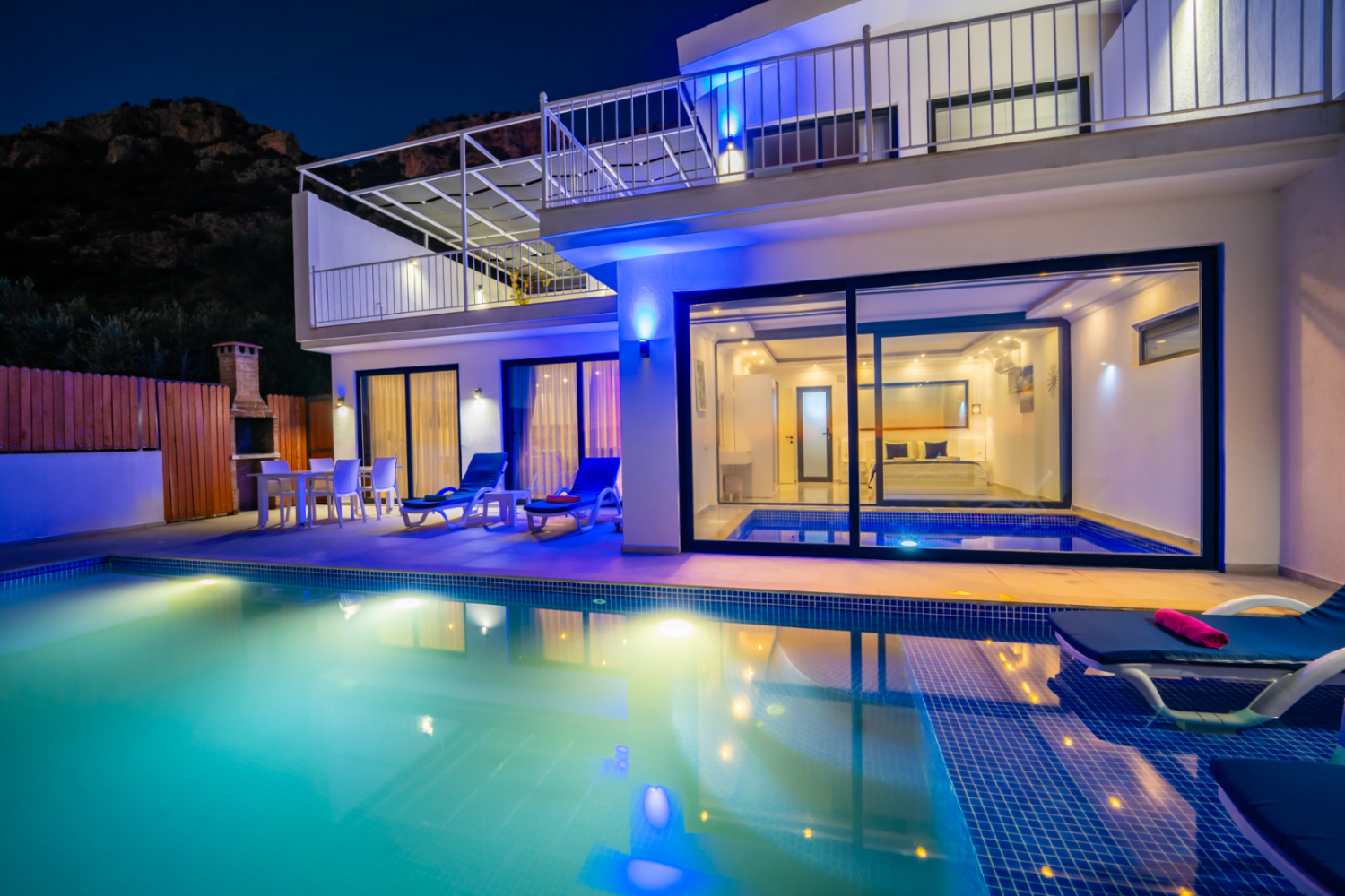 Villa Glorya (4) Kişilik Muhafazakar Aile ve Balayı Villası
