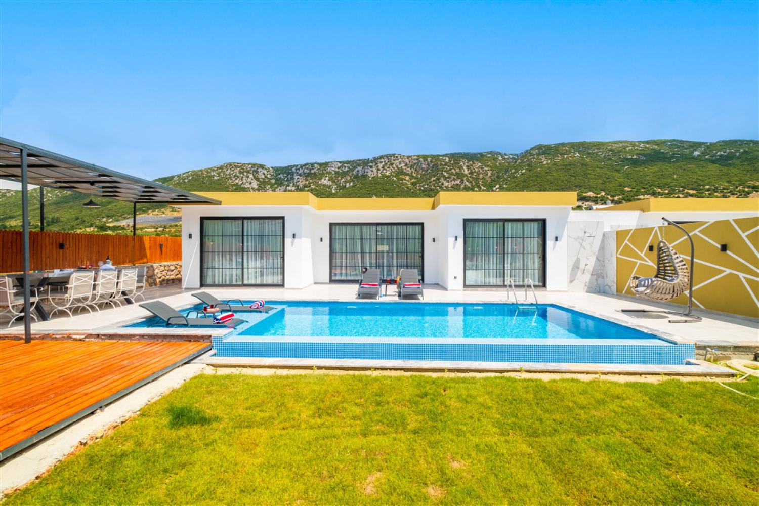 Villa Golden 2 Sarıbelen, Kalkan'da (6) Kişilik Muhafazakar Kiralık Villa