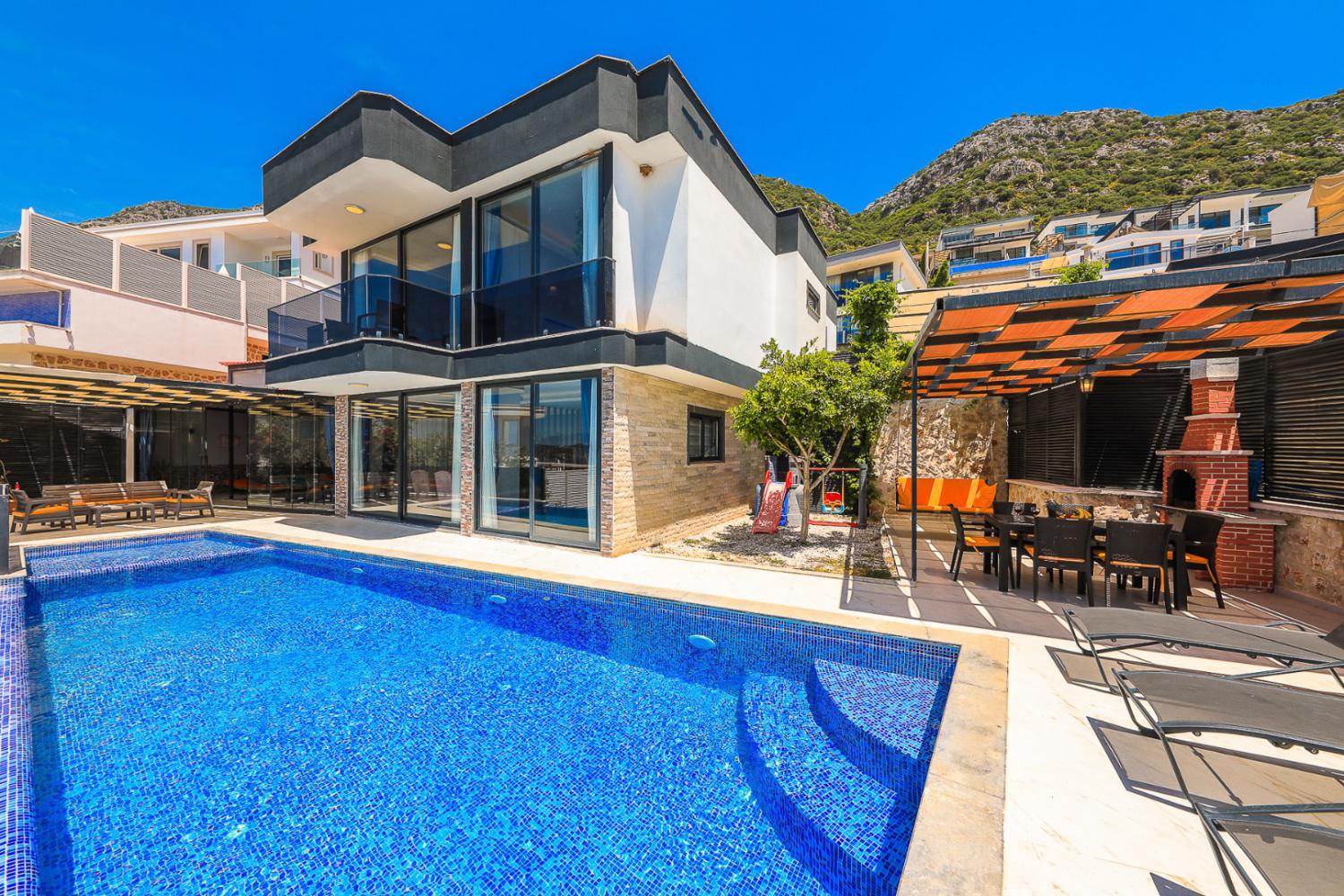 Villa Grand : Kalkan Kördere'de Deniz Manzaralı 6 Kişilik Tatil Villası.
