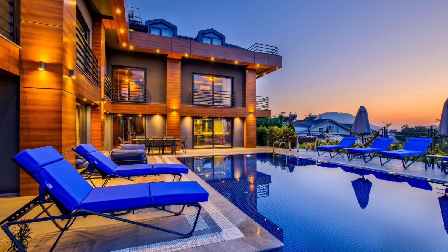 Villa Grey ;Fethiye, Ovacık' da 4 yatak odalı, 8 kişilik kiralık lüks villa