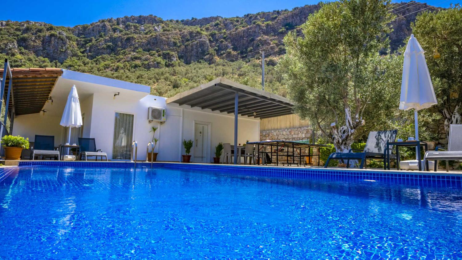 Villa Gri; Kalkan Ulugöl' de 2 yatak oadalı, 4 kişilik kiralık tatil villası