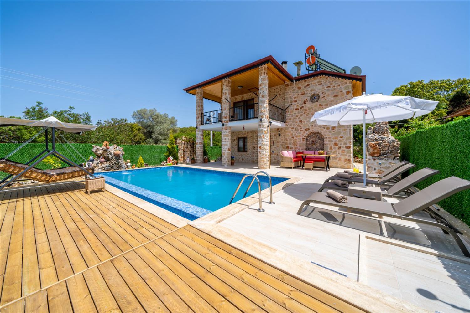 Villa Güneş Kaş, Kaş'ta (6) Kişilik Kalabalık Gruplara Uygun Kiralık Villa