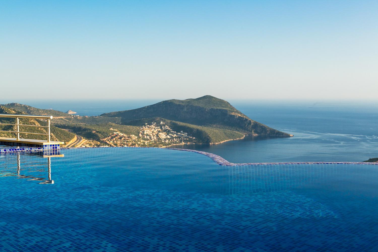 Villa Hills Heart, Kalkan'da (10) Kişilik Kiralık Kalabalık Gruplara Uygun Villa