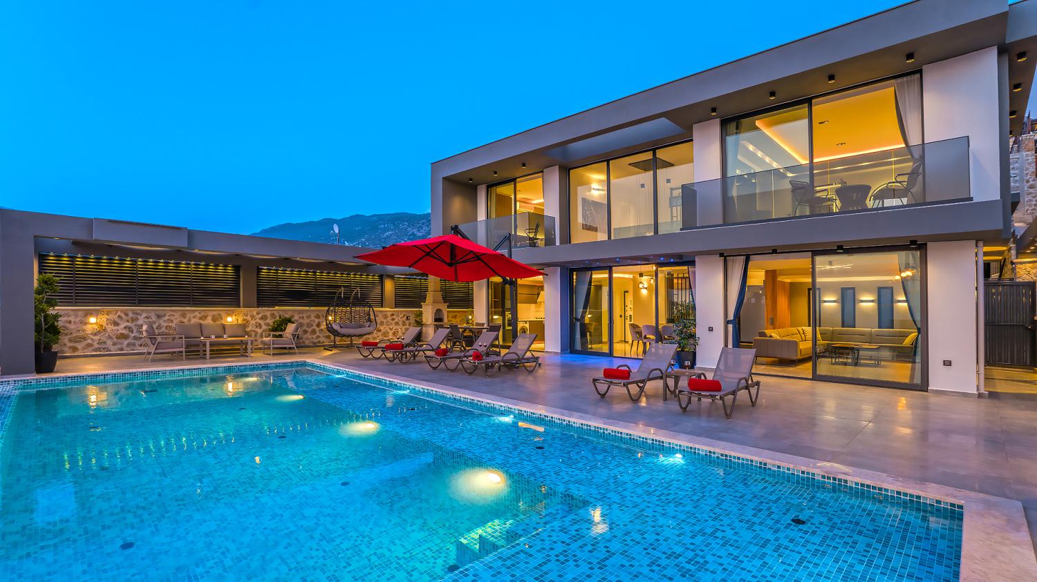 Villa Hedef, Kalkan'da (6) Kişilik Muhafazakar Kiralık Lüks Villa