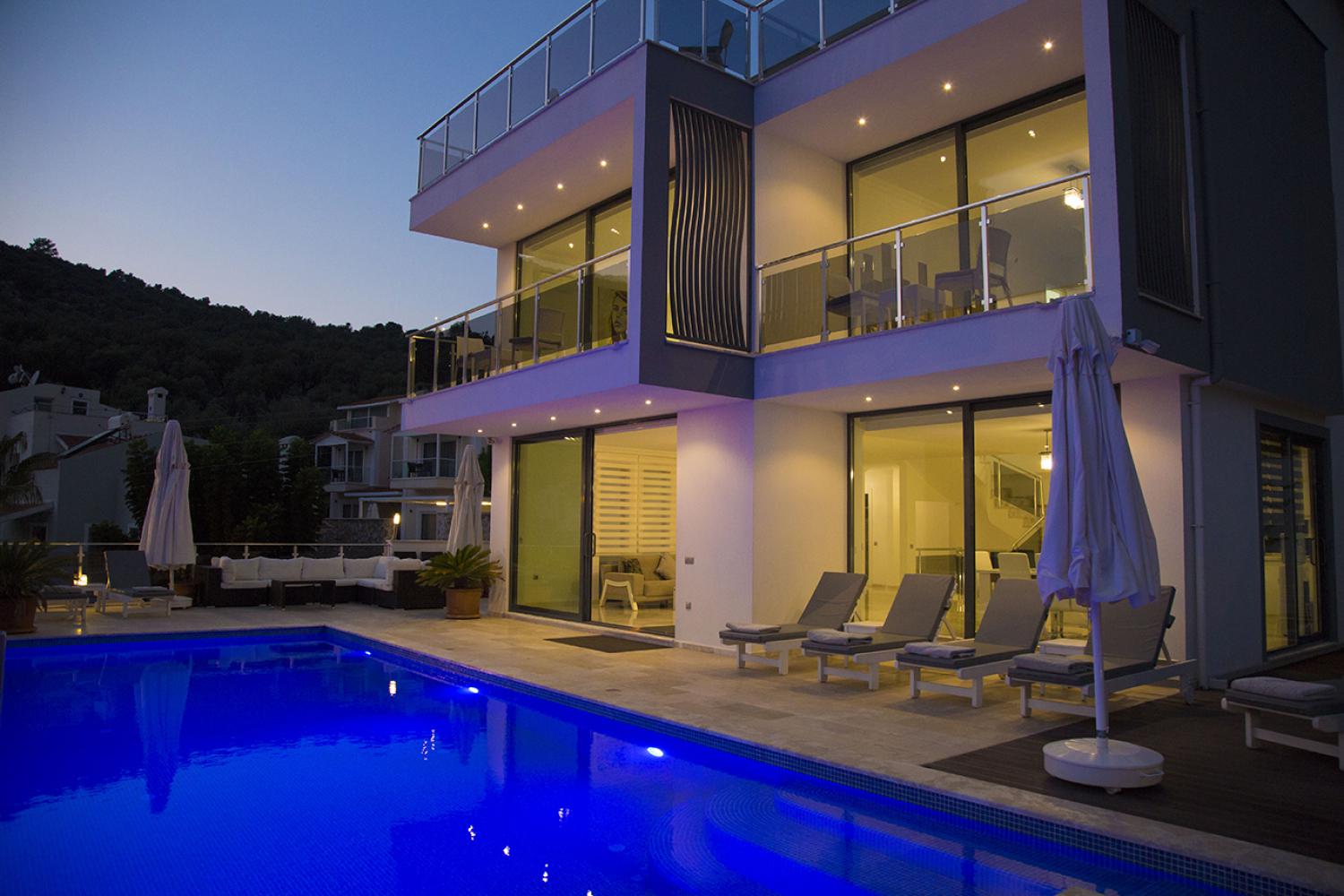 Villa Hope (10) Kişilik Muhafazakar Havuzlu Geniş Aile Villası