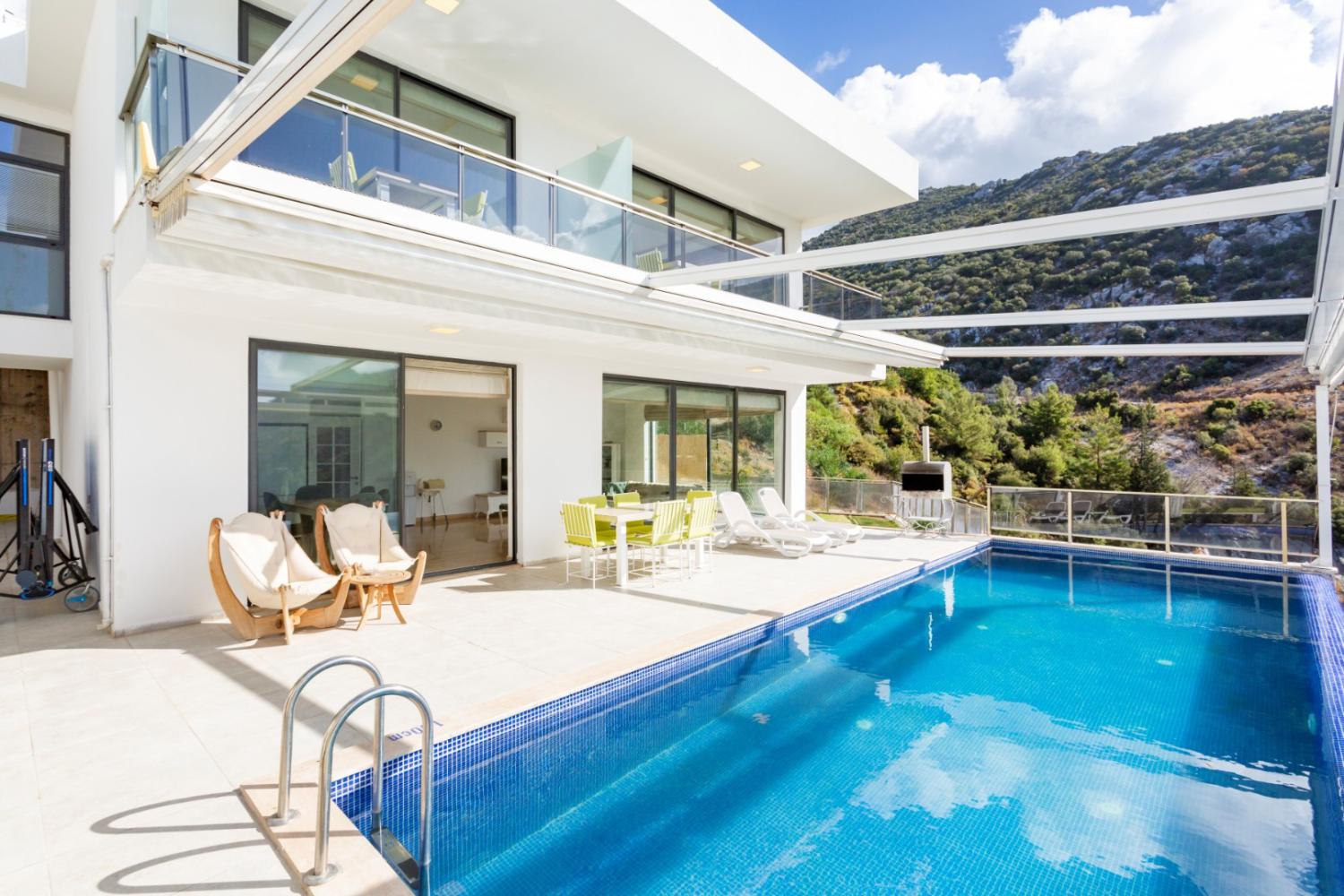 Villa İnfinity Wild ; Kalkan İslamlar'da 4 Kişilik Balayı Villası.