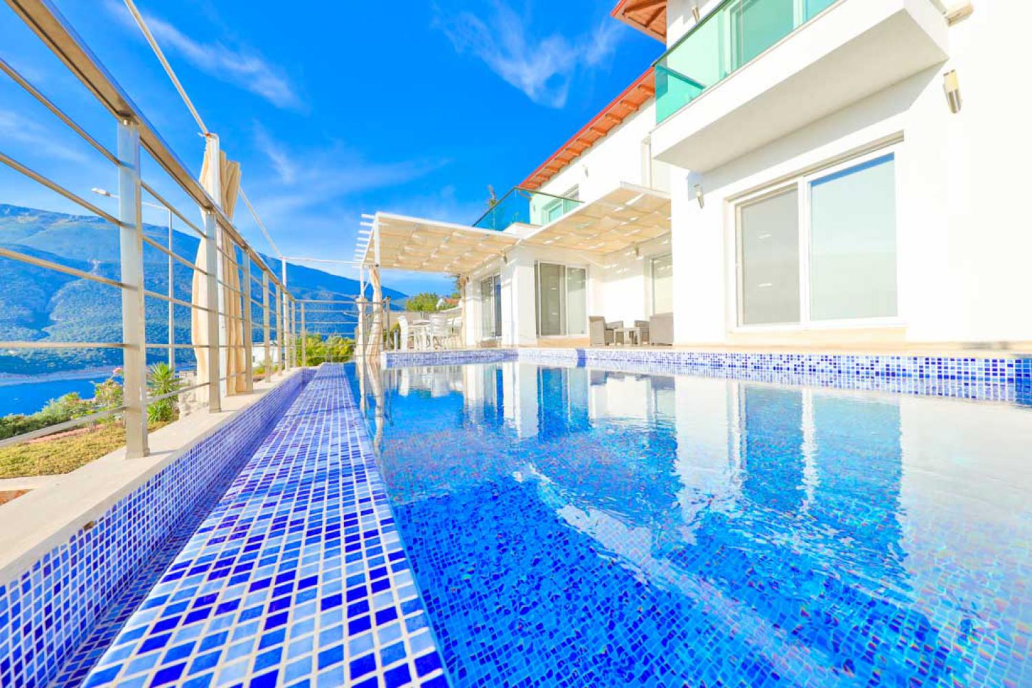 Villa James 3 Kaş; Kaş Çukurbağ Yarımadasında Deniz Manzaralı 4 Kişilik Villa