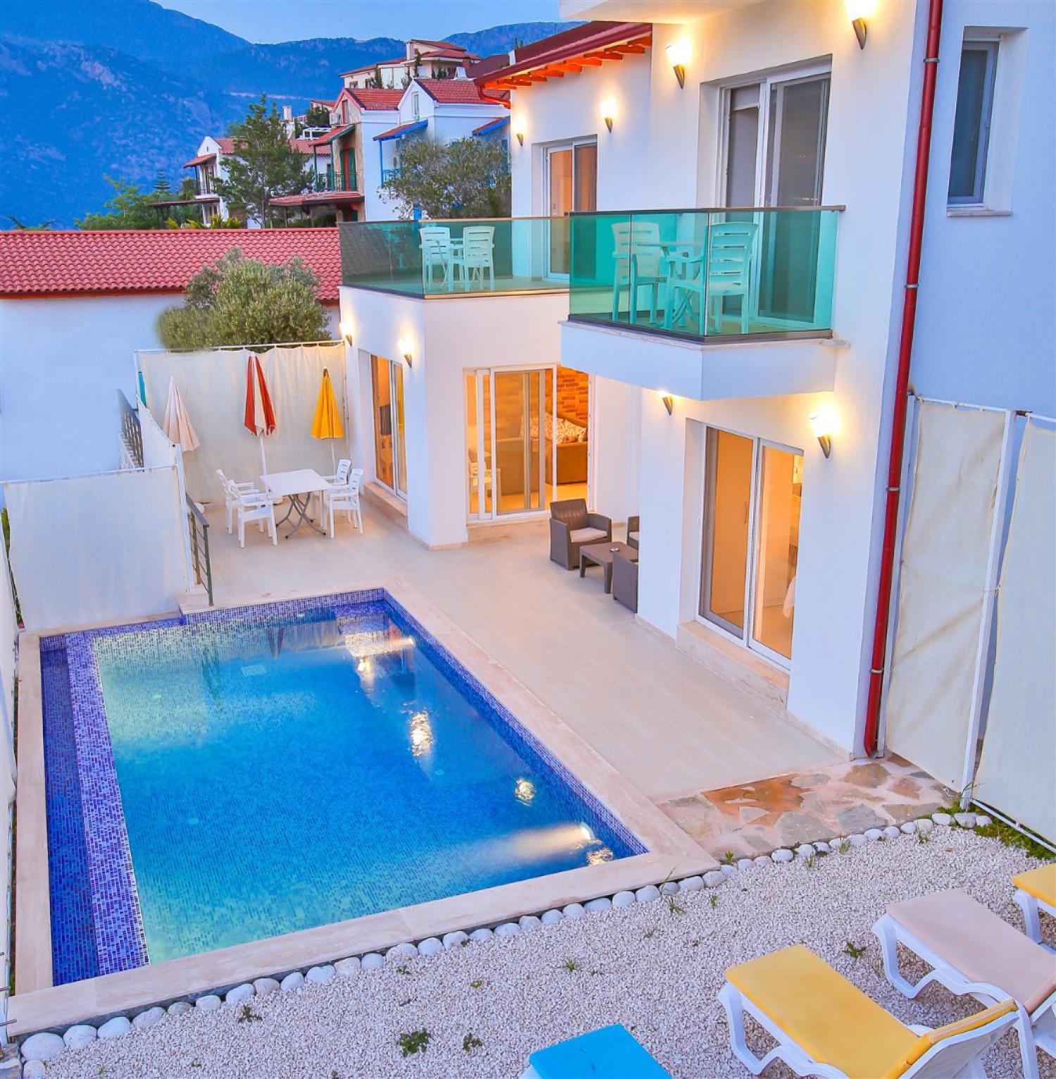 Villa James 4 Kaş; Kaş Çukurbağ Yarımadasında Deniz Manzaralı 6 Kişilik Villa