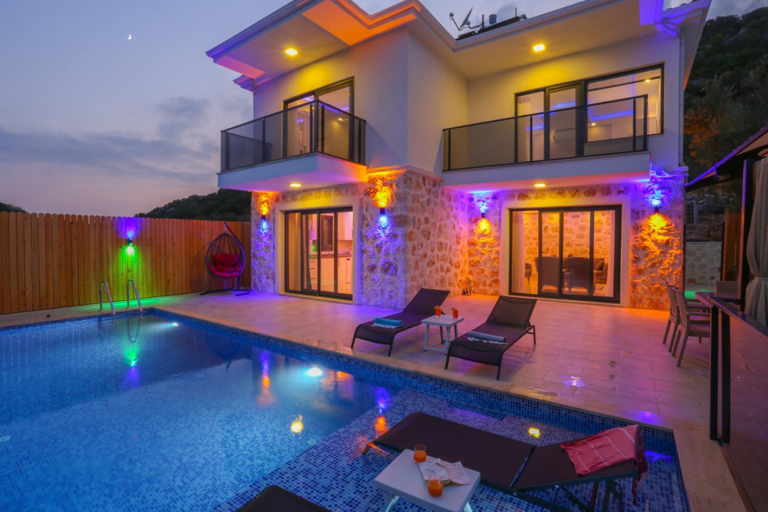 Villa Karaca Kaş, Kaş Bayındır bölgesinde bulunan 2 yatak odalı/4 kişilik kiralık villa