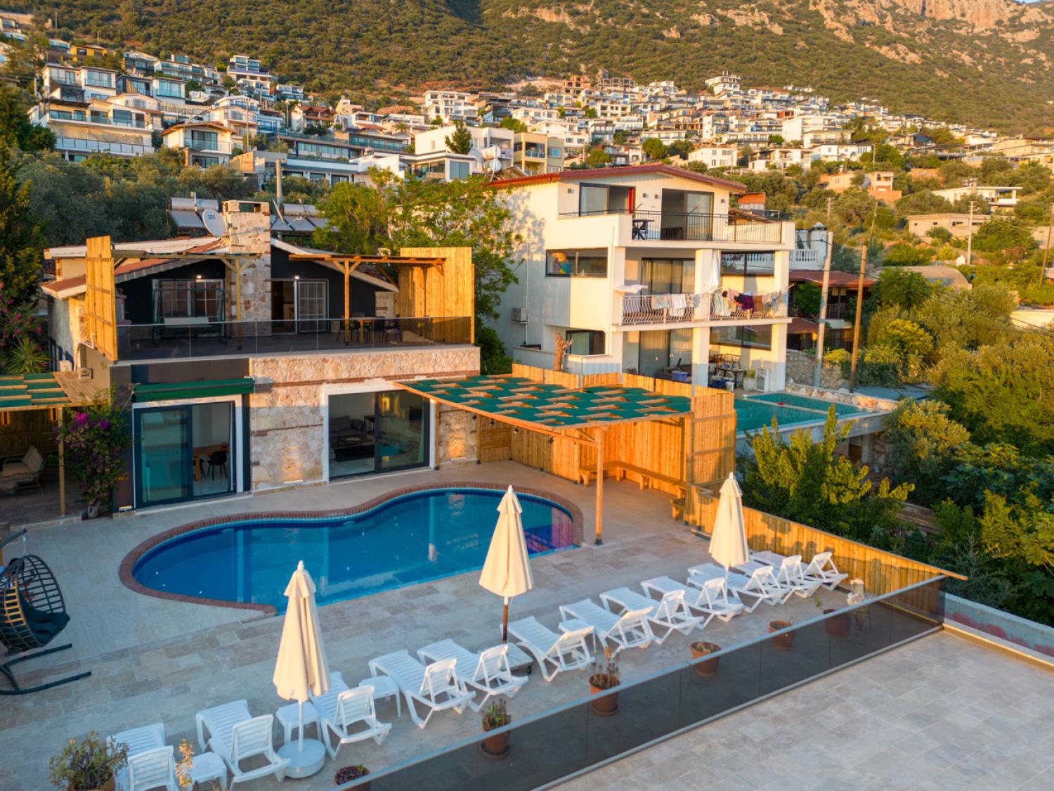 Villa Kumsal Kördere 1 ; Kalkan Kördere bölgesinde yer alan 10 kişilik villası