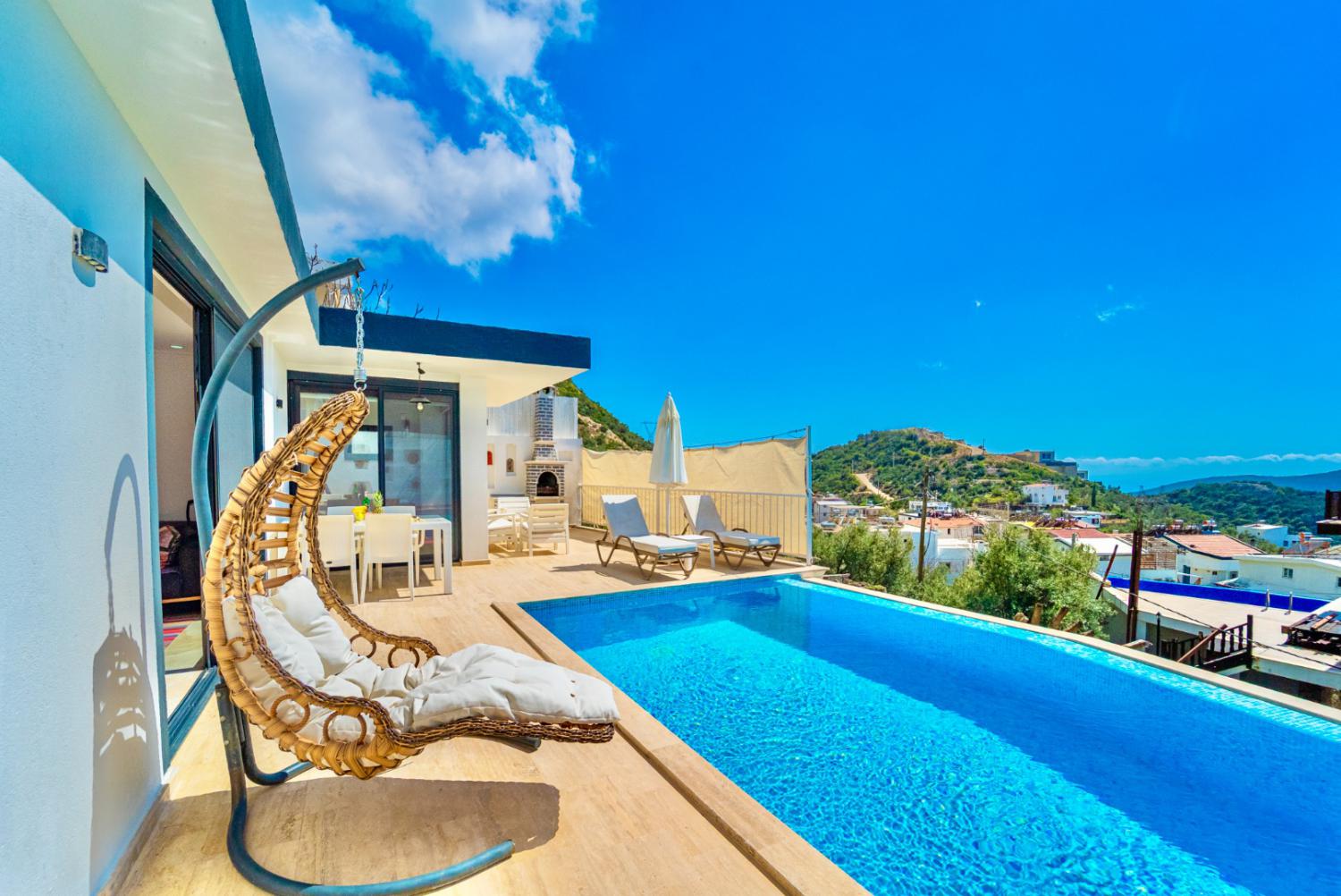 Villa Ladybird; Kalkan Kördere Bölgesinde (2) Kişilik Isıtmalı Havuzlu Balayı Villası