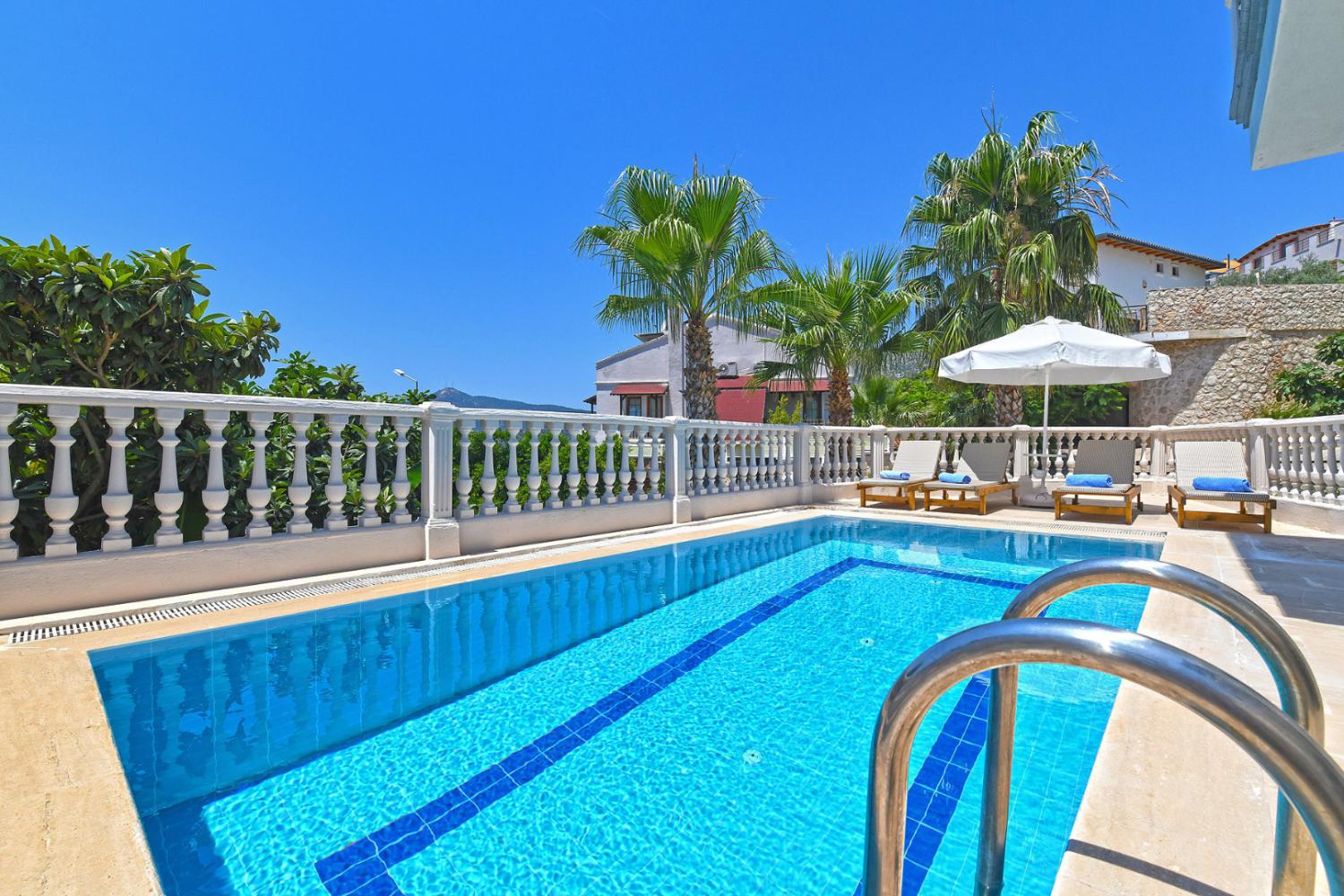 Villa Lale (4) Kişilik Muhafazakar Kiralık Aile Villası