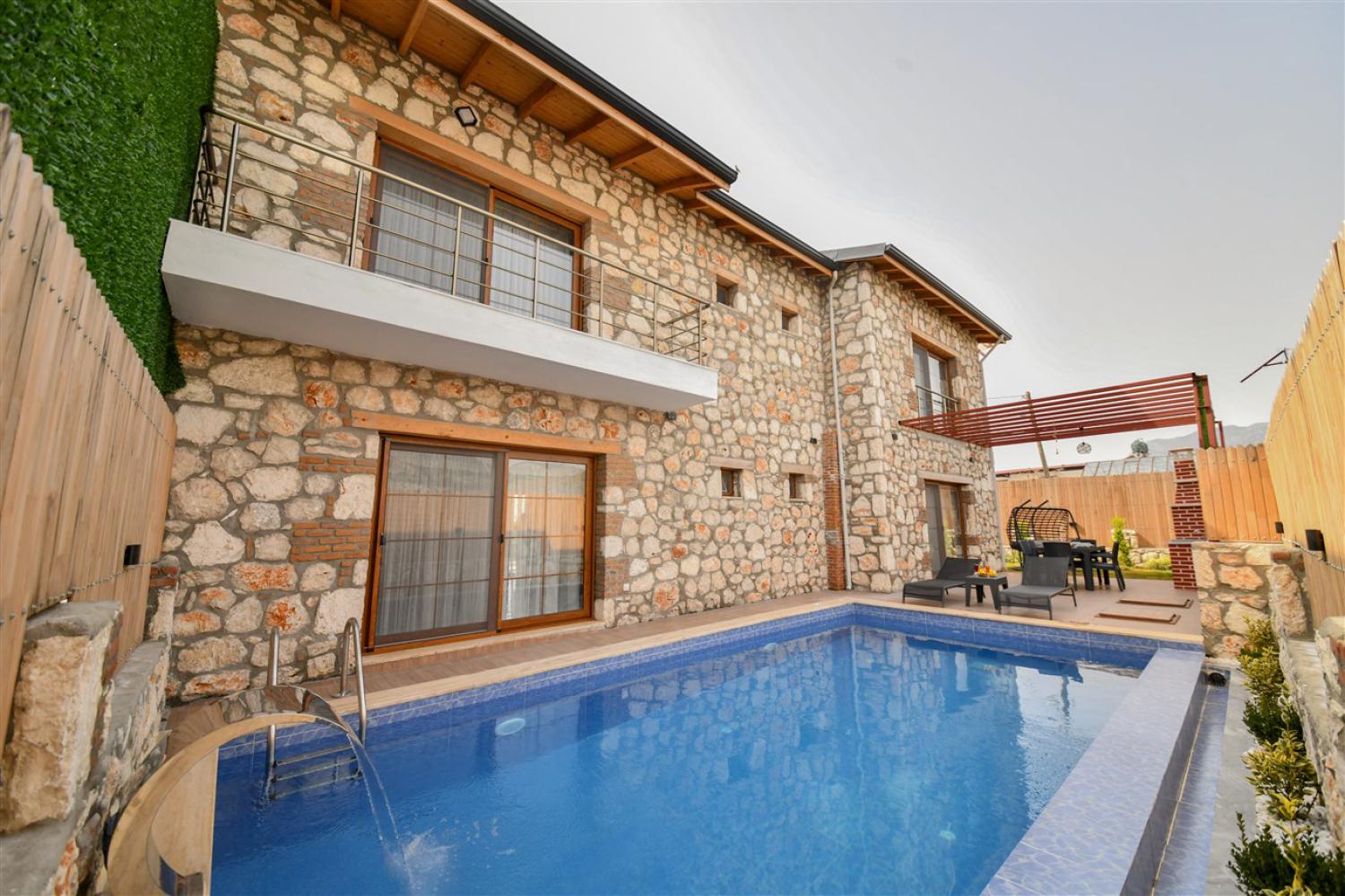 Villa Letolikya : Kumluova Bölgesinde 8 Kişilik Dış Havuz Isıtmalı Villa