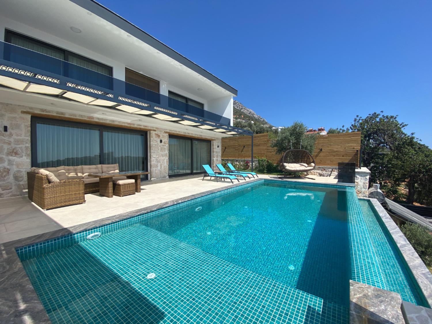 Villa Leyla Kalkan ;Kalkan Kördere bölgesinde 3 yatak odalı, 4 kişilik kiralık villa
