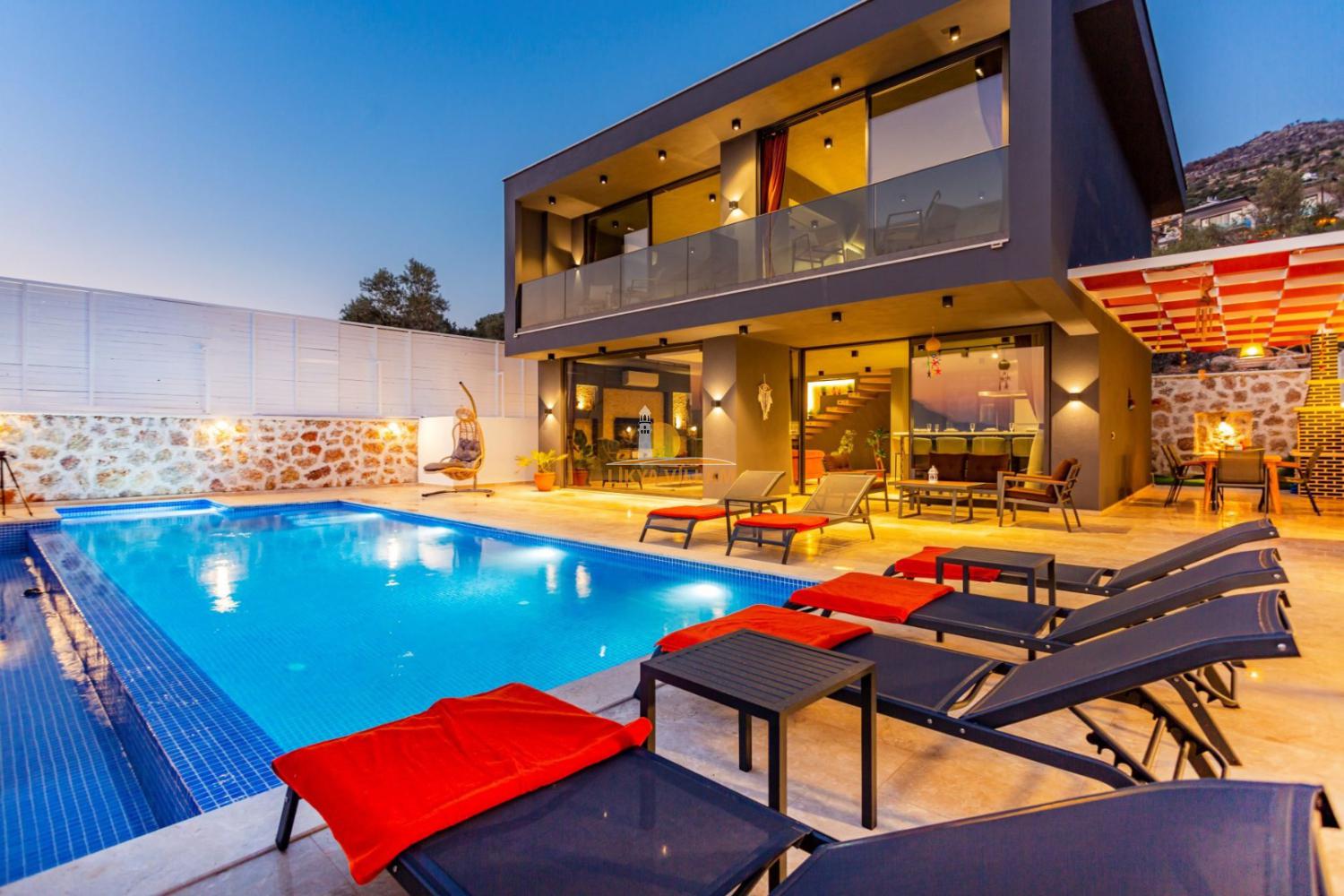 Villa Likya Exclusive, Kalkan Yeşilköy Bölgesinde 2 Yatak Odalı 4 Kişilik Lüks Tatil Villası