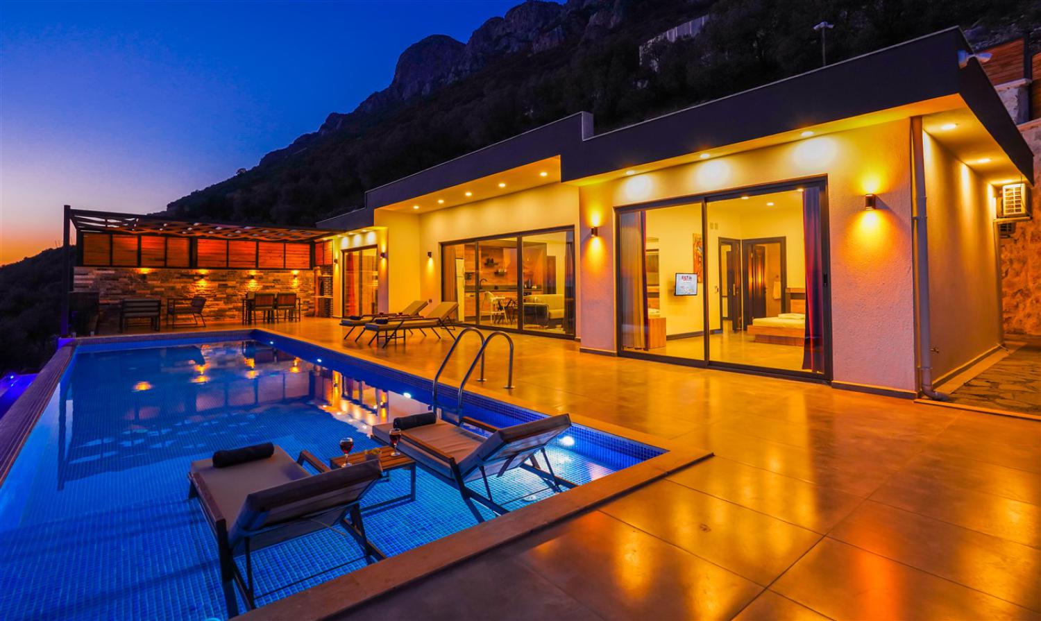 Villa Liya Kördere, Kalkan'da (4) Kişilik Deniz Manzaralı Kiralık Balayı Villası