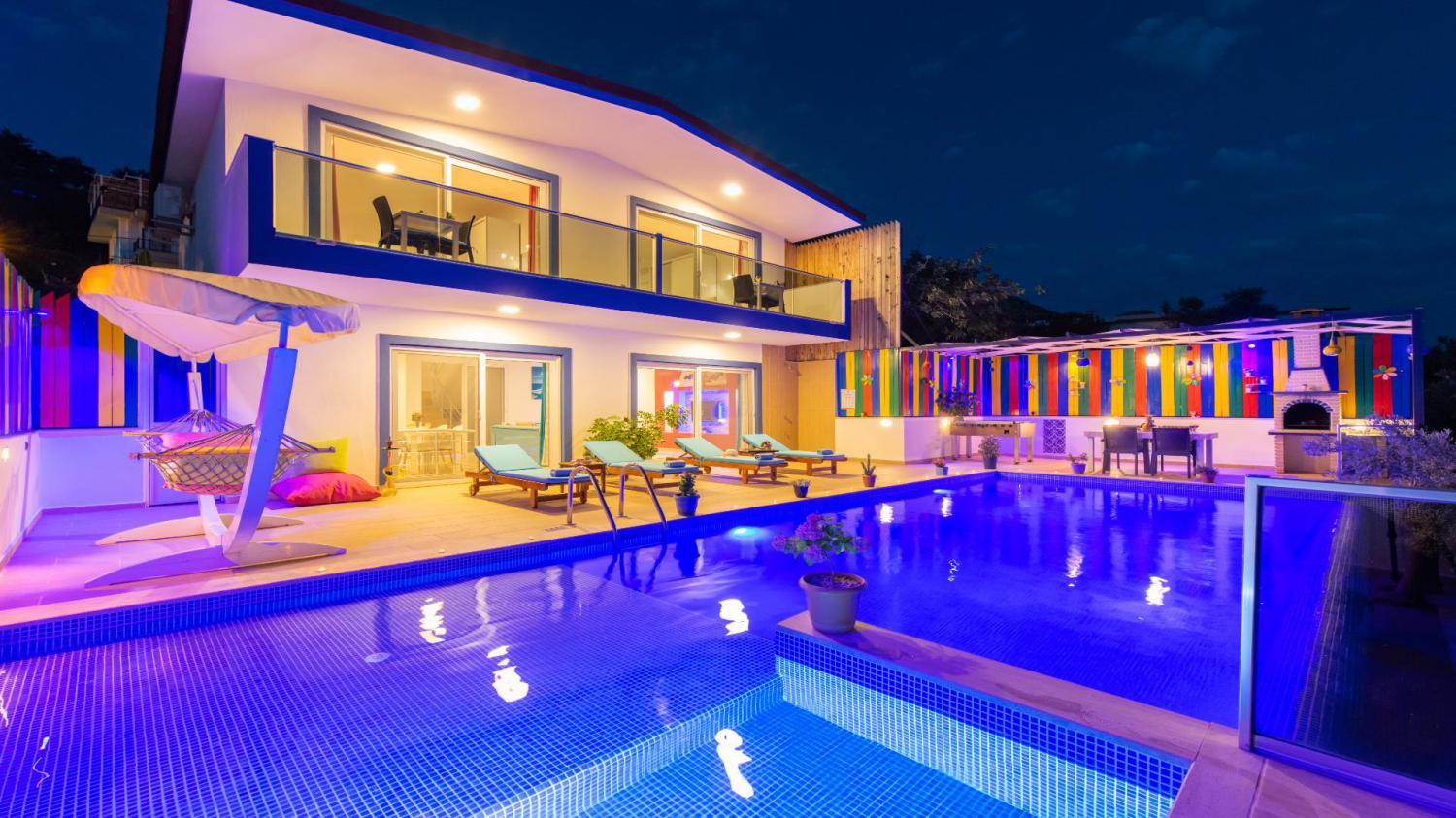 Villa Manolya 1 – Kalkan’da Jakuzili ve Muhafazakar Kiralık Villa