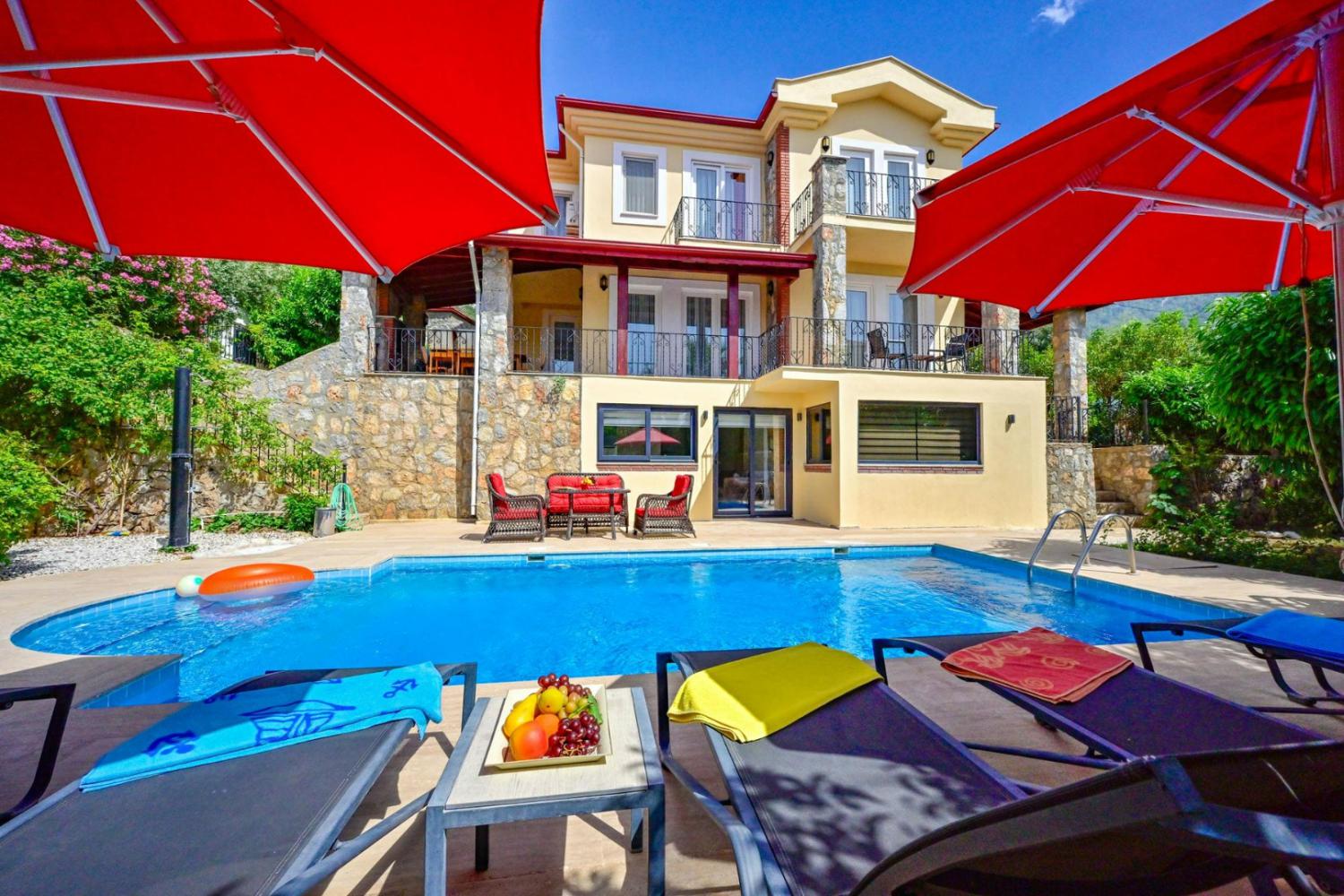Villa Massimo ; 10 Kişilik Geniş Aile Villası