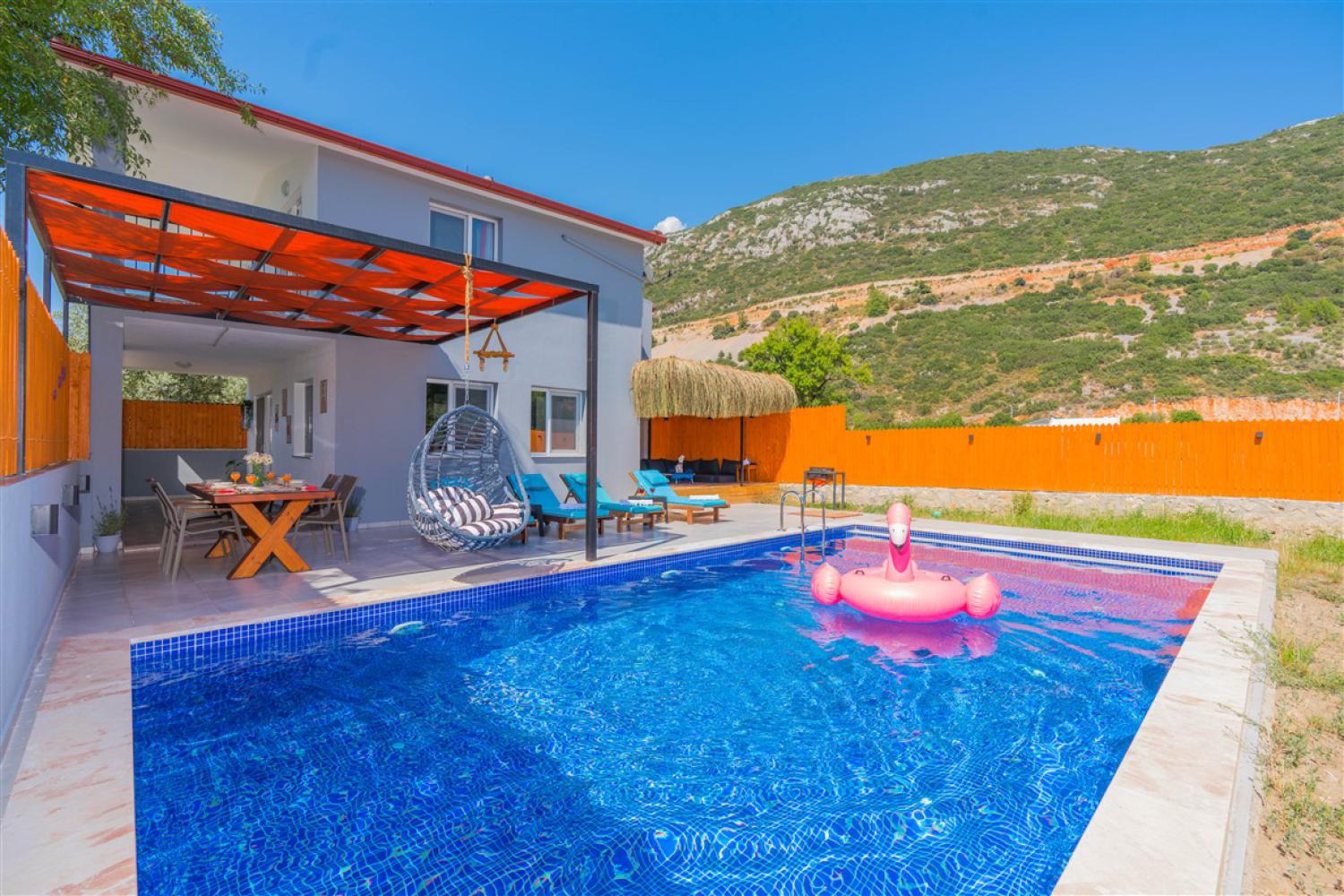Villa Mazaka Bezirgan | Özel Havuzlu, Muhafazakar Tatil Villası 🌿