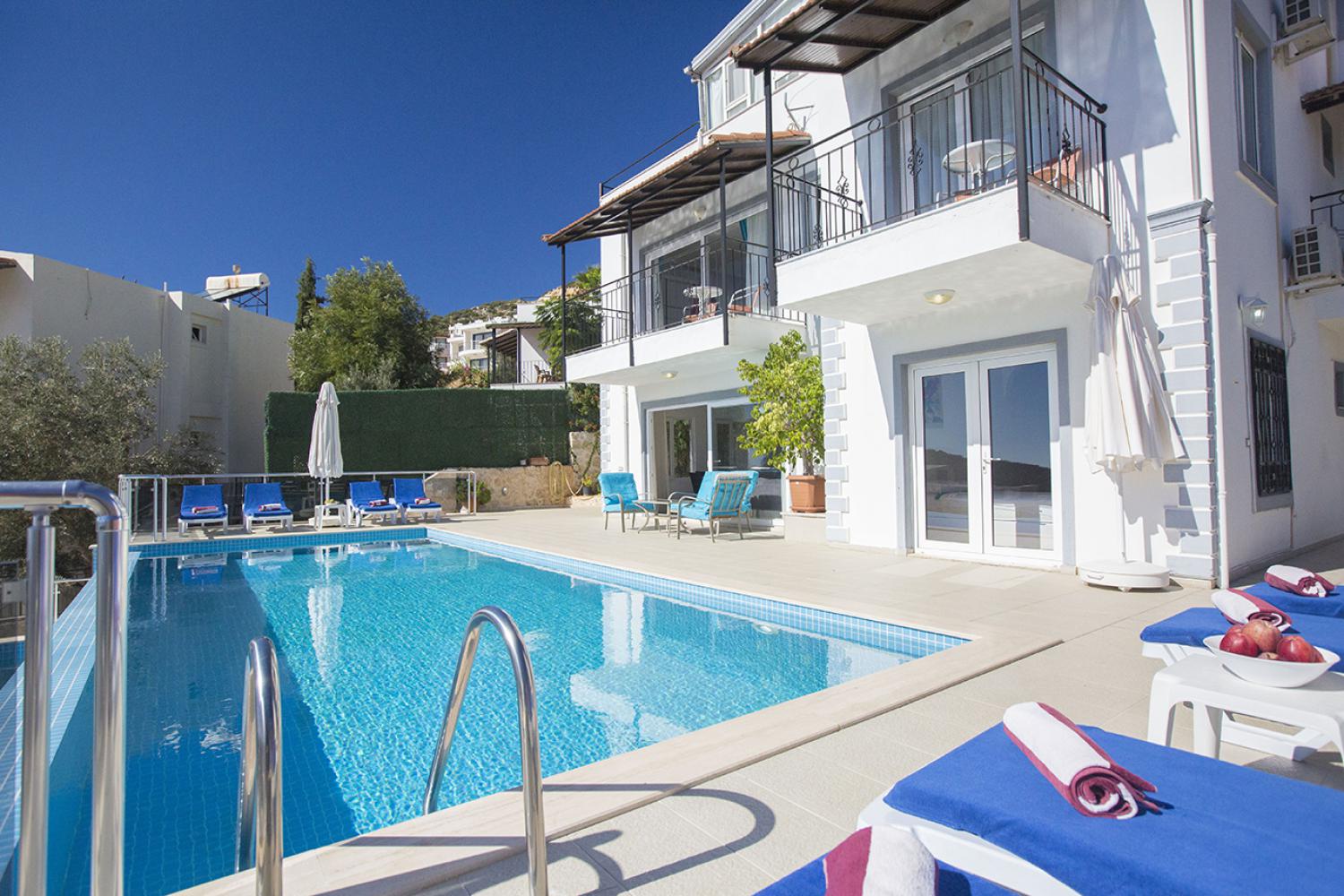 Villa Mehtap (11) Kişilik Deniz Manzaralı, Jakuzili Geniş Aile Villası