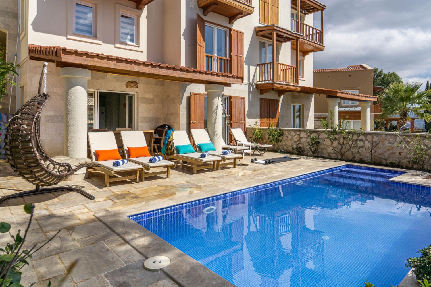 Villa Mel Lavanta ; Kalkan Merkeze Yakın 6 Kişilik Tatil Villası.