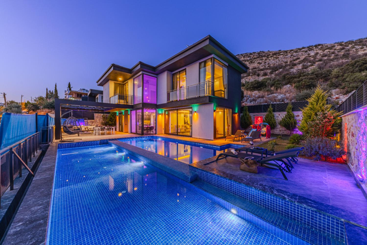 Villa Melida Trio ; Kalkan Yeşilköy'de Doğa İçerisinde Tatil Villası.