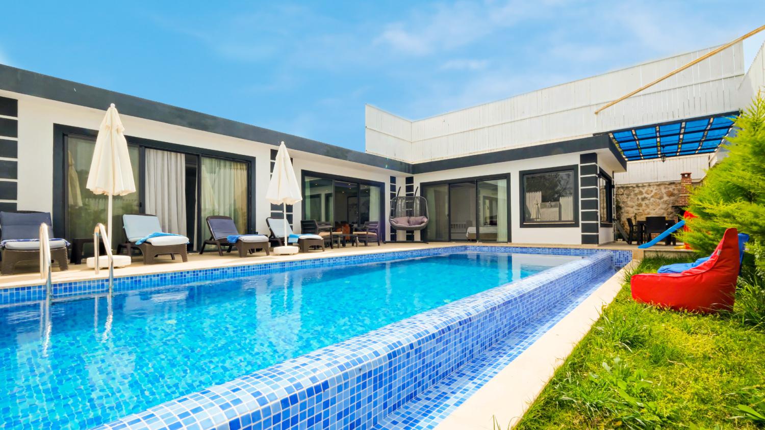 Villa Memo (4) Kişilik Muhafazakar Kiralık Aile ve Balayı Villası