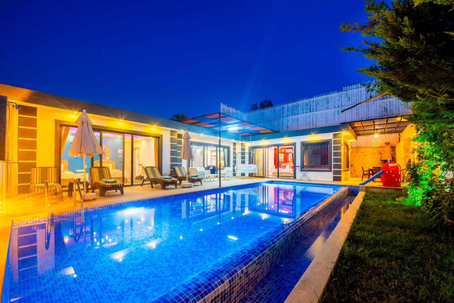 Villa Memo (4) Kişilik Muhafazakar Kiralık Aile ve Balayı Villası