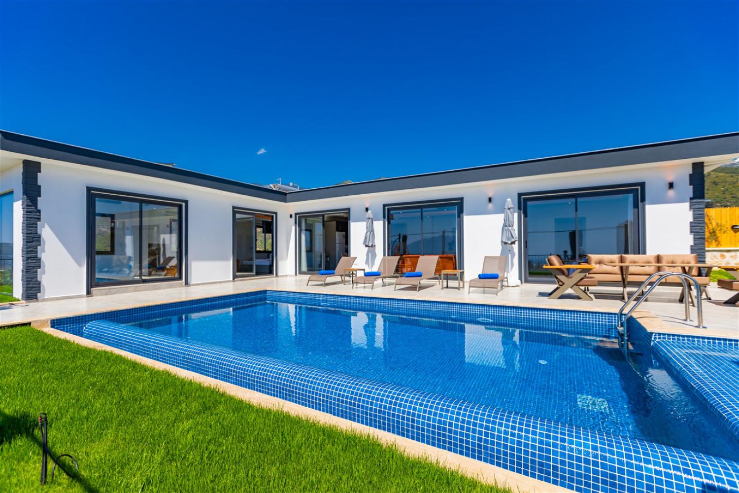 Villa Merve (4) Kişilik Havuzlu Muhafazakar Balayı Villası