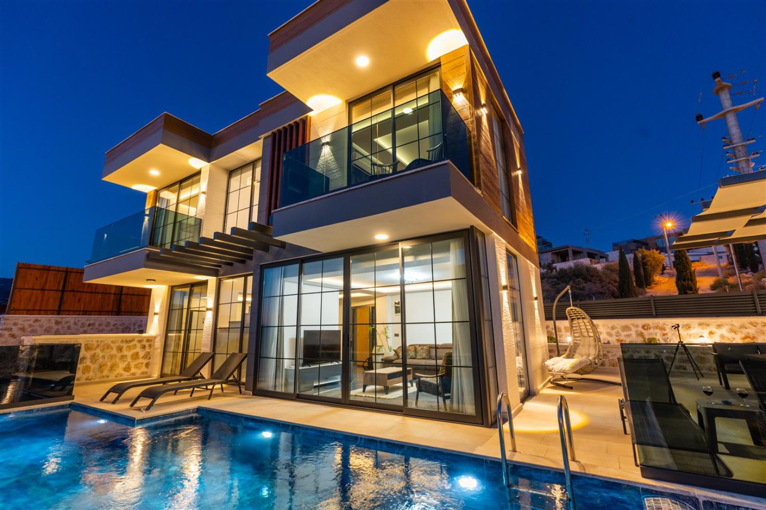 Villa Miel; Kalkan Akbel bölgesinde 4 yatak odalı 8/ kişilik kiralık villa