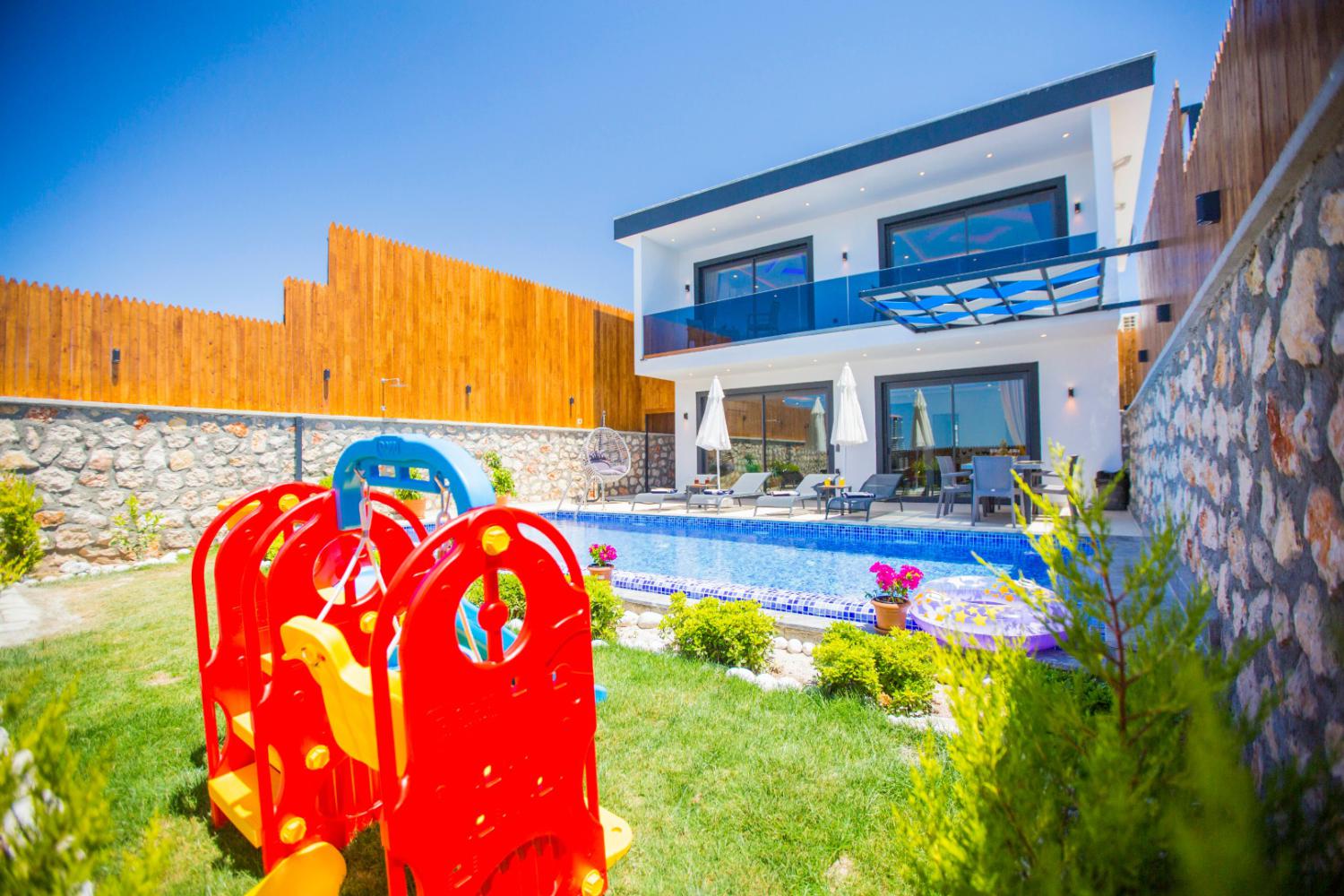 Villa Mirena (5) Kişilik Denize Yakın Geniş Aile ve Arkadaş Villası